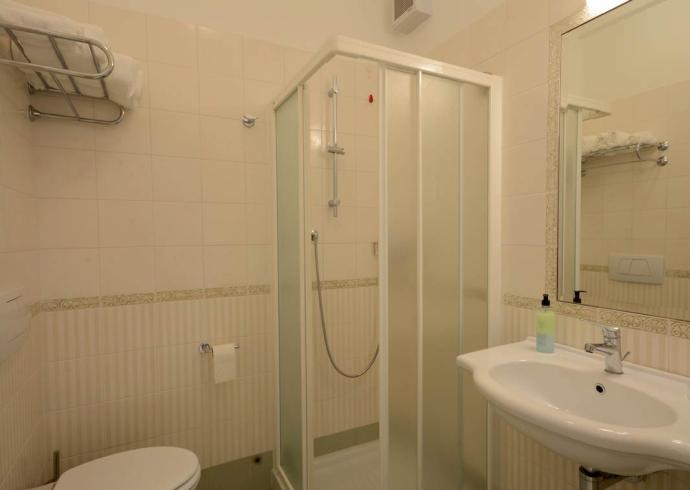 albapalace en modern-spacious-apartments-with-sea-view-alba-adriatica 023