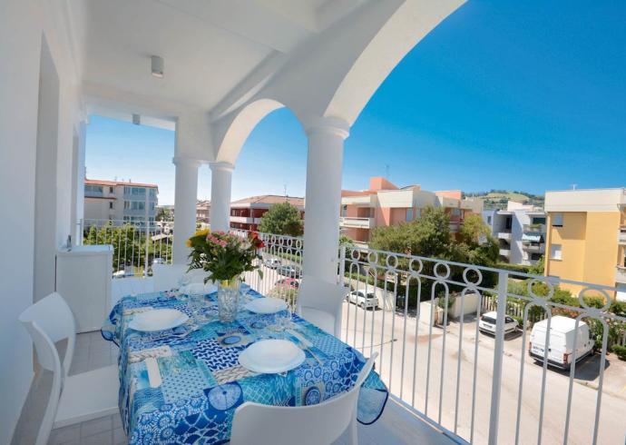 albapalace en modern-spacious-apartments-with-sea-view-alba-adriatica 028