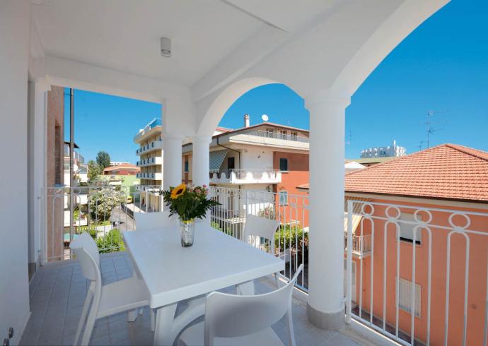 albapalace en modern-spacious-apartments-with-sea-view-alba-adriatica 029