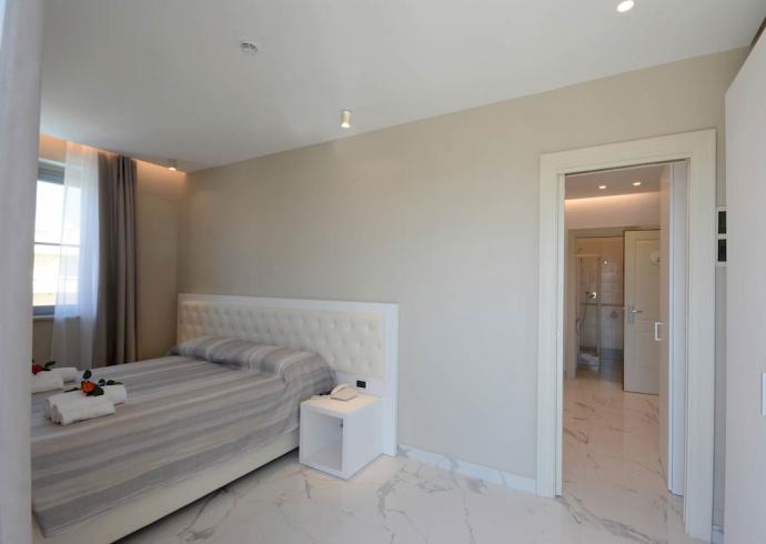albapalace en modern-spacious-apartments-with-sea-view-alba-adriatica 034