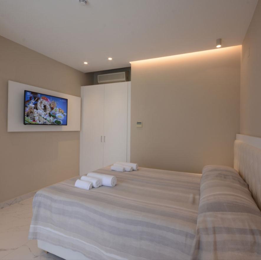 albapalace en residence-with-swimmingpool-hydromassage-air-conditioning-internet-wifi-free 020